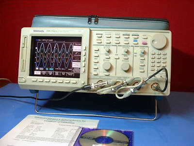 Tektronix TDS744A 4CH digitizing oscilloscope 6 probes