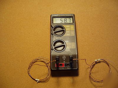 Omegea 872A digital thermocouple thermometer