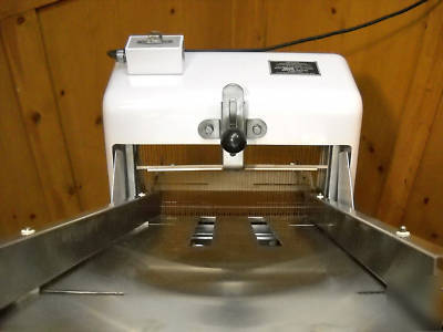 Oliver model 797 gravity feed bread slicer - 1/4