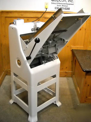Oliver model 797 gravity feed bread slicer - 1/4