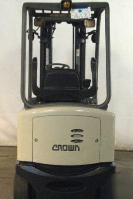 Used crown electric forklift - counterbalanced