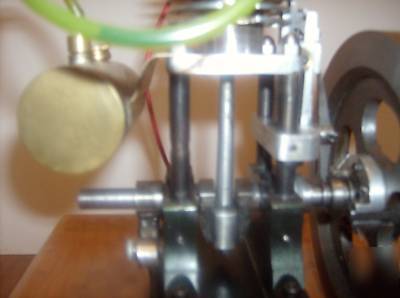 Gearless hit & miss model engine by philip duclas 
