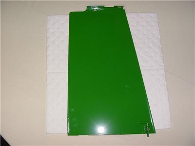 New john deere 4020 from 201,000 rh side shield AR40773