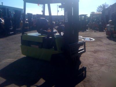 Clark electric pneumatic TM20 4000 lb 3 wheel forklift