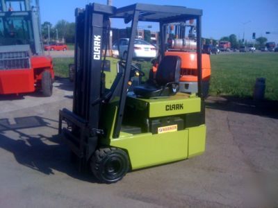 Clark electric pneumatic TM20 4000 lb 3 wheel forklift