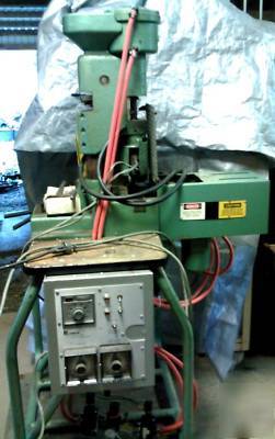 Plastic injection, arburg C4/s 5 ton, 2 ton, 110 volt, 