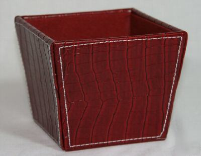 Faux leather pencil holder in burgundy
