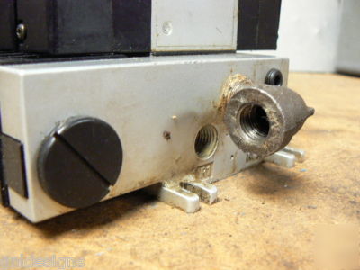 6 humphrey HW240-4E2-l solenoid air valve bank H240M6AW