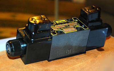 Hydraulic-directional-3000 psi-DIVW004CNRWF4-24/60 vac