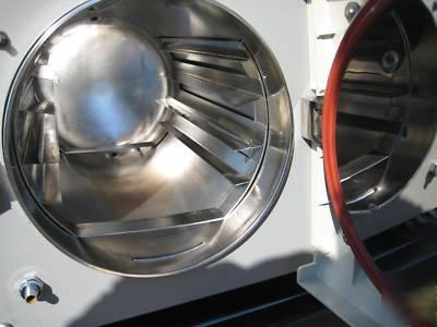 Autoclave sterilizer tuttnauer 2540EKA mfr. refurbished