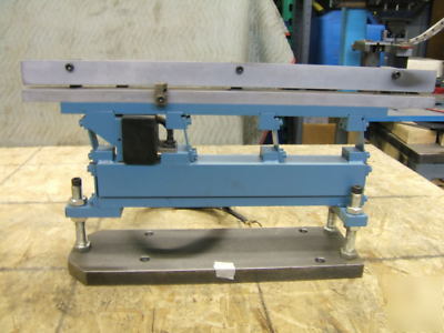 New vibratory linear feed track - brand - feeds great