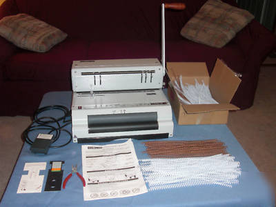 Akiles coilmac-41ECI binding machine with accessories