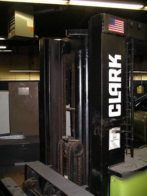 Clark fork lift forklift 2229 hrs w/charger 3000 lbs
