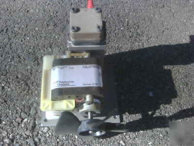 Vacuum pump oil-less 115V model 014CA28