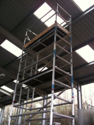 Aluminium access/scaffolding tower...free del...reduced