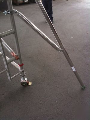 Aluminium access/scaffolding tower...free del...reduced