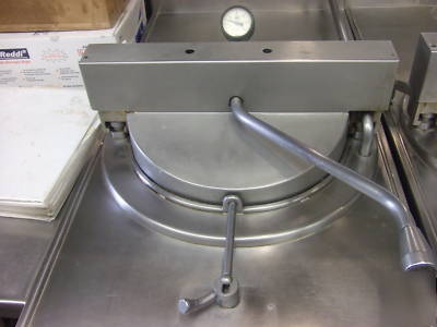 Broaster model 1800G pressure fryer