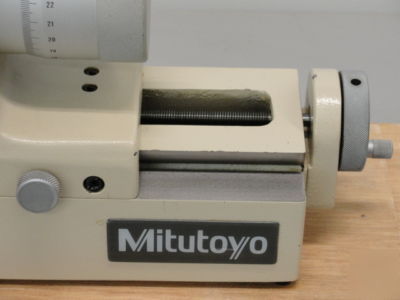 Mitutoyo series 162-001 bench comparator 0-1