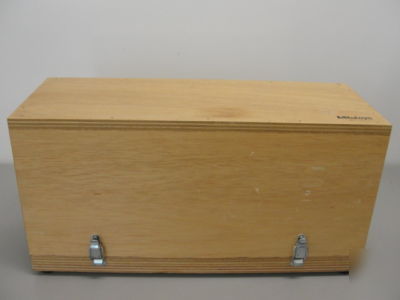 Mitutoyo series 162-001 bench comparator 0-1