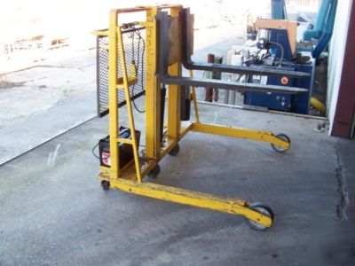 Wesley m-36E straddle truck pallet mule