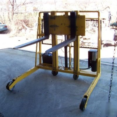 Wesley m-36E straddle truck pallet mule