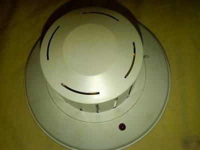 Edwards 2420 ionization type smoke detector 24 volt