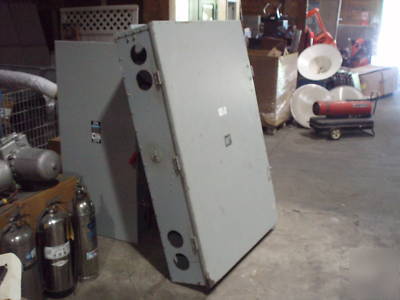 Ge 800 amp 600 volt disconnect switch w/ fuses 3 phase