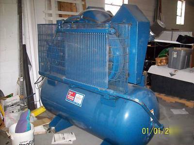 Quincy QT25 reciprocating air compressor