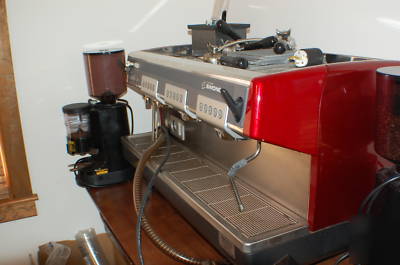 Nuova simonelli 3 group vp plus-v-esse espresso machine