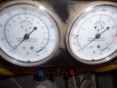 Stinger 2000 refrigerant recovery machine