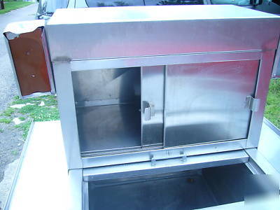 Vintage hot dog cart w/umbrella