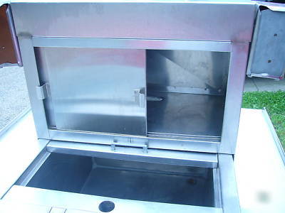 Vintage hot dog cart w/umbrella