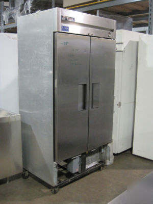 T-35F true 2 door reach in commercial freezer 11114