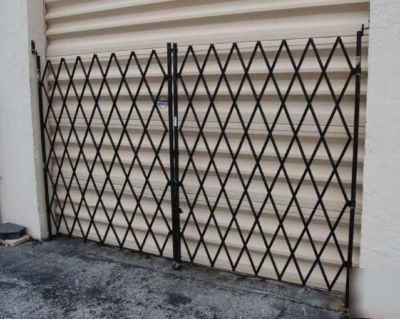 Warehouse security gates