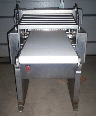 Automatic skinning machine for meat chicken turkey fish