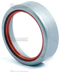 Massey ferguson gearbox input shaft seal in housing