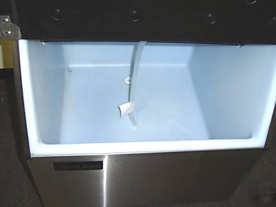 New - ice-o-matic cube ice maker ICE0806FW + bin B40PSA