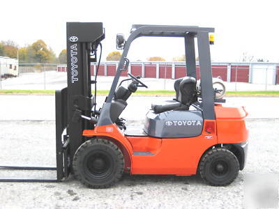 Toyota 5,000# pneumatic forklift, dual fuel, quad mast 