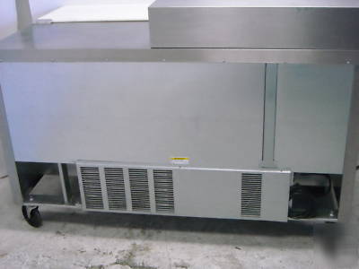 Beverage air SPE60-08C sandwich top refrigerated prep