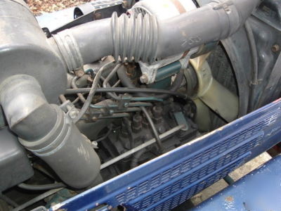 Kubota B9200 tractor 4X4 diesel 4CYL. fully functioning