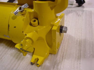 Enerpac p-80 hydraulic hand pump w/6' series 900 hose