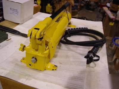 Enerpac p-80 hydraulic hand pump w/6' series 900 hose