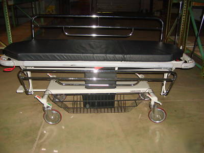 Midmark 520 mobile patient bed - nice 