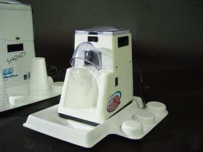 The little snowie, shaved ice, home ice shaver