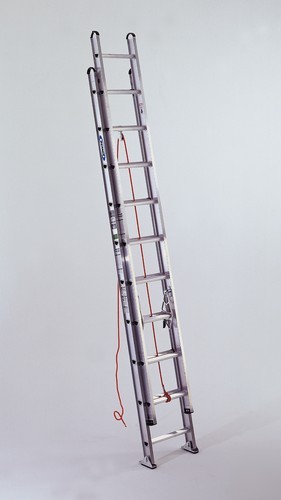 Werner D528-2 28' aluminum extension ladder