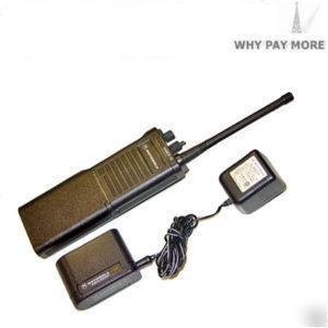 Motorola vhf saber 1E walkie talkie radio charger & bat