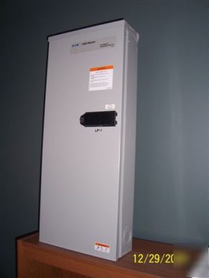 Automatic transfer switch. cutler - hammer