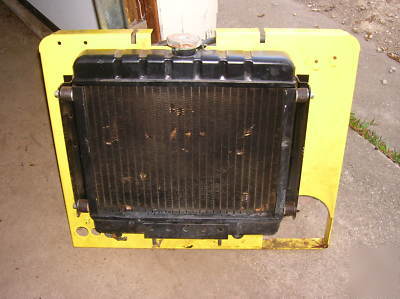 Kubota 3 cylinder gasoline engine with radiator