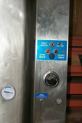 Amw 7446E automatic twin coffee maker 6 gal.