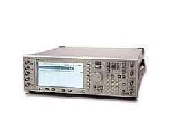 Hp E4432B/und/H99 signal generator